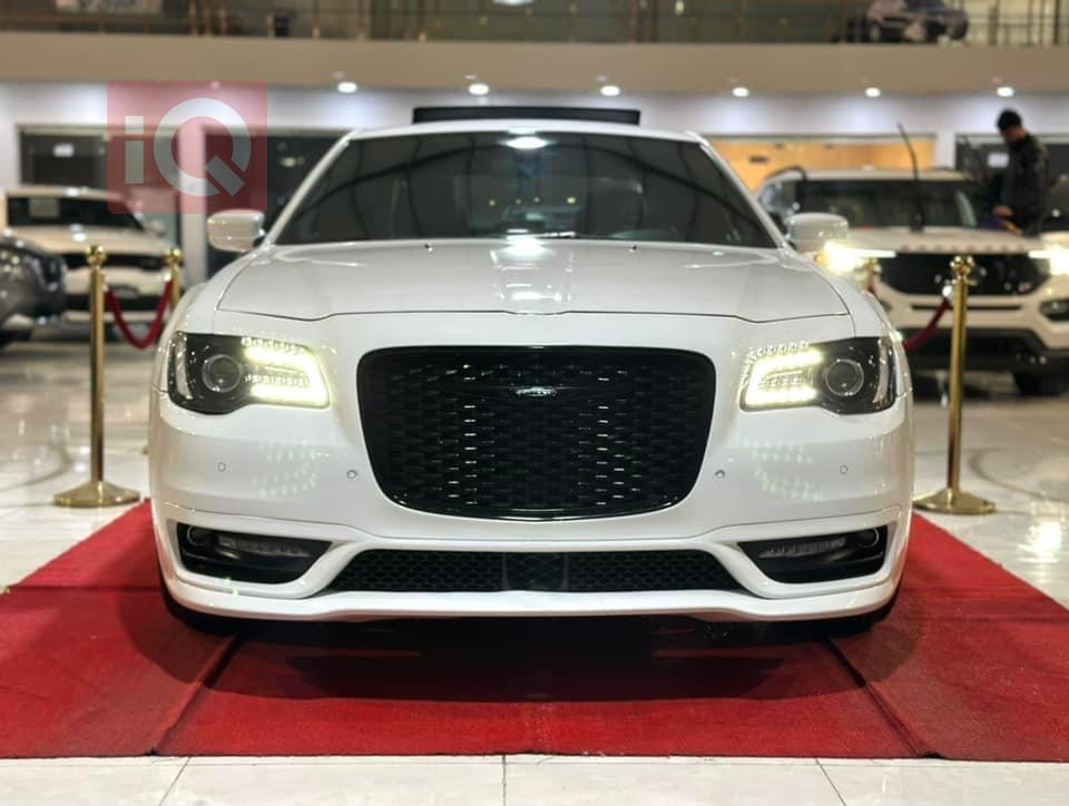 کرایسلەر 300